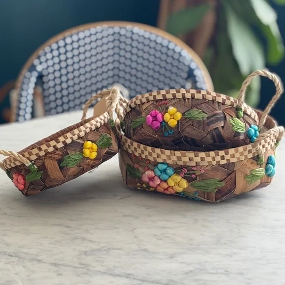 Vintage Nesting Baskets - Set of 3 - Picture 1 of 5